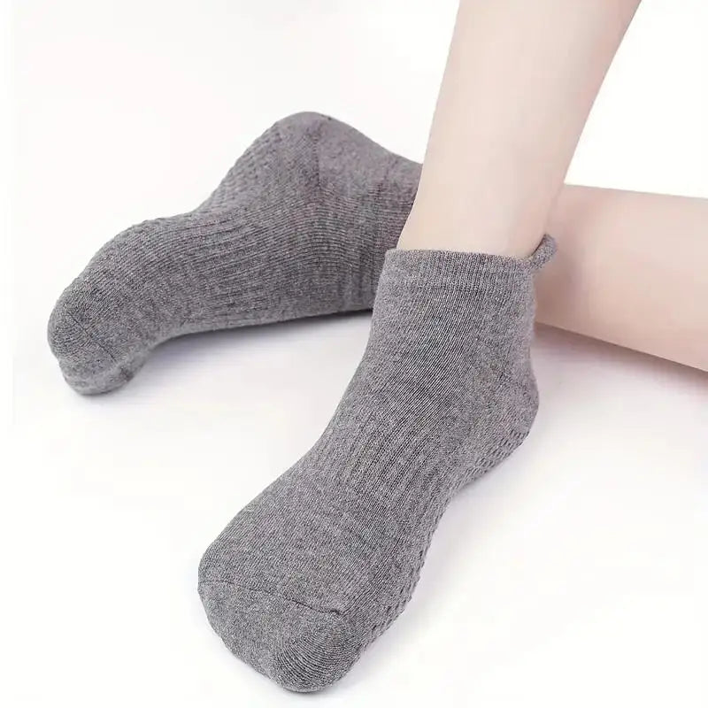 4 pairs Grip Pilates Socks for Women Non-slip Yoga Athletic Socks for Barre Ballet Barefoot Workout